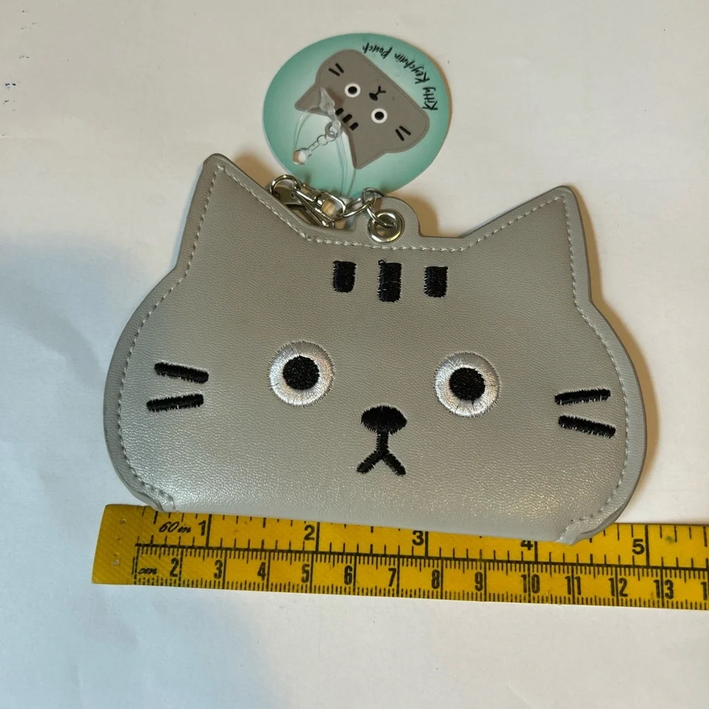 Source Unknown Gray Cat Keychain Pouch